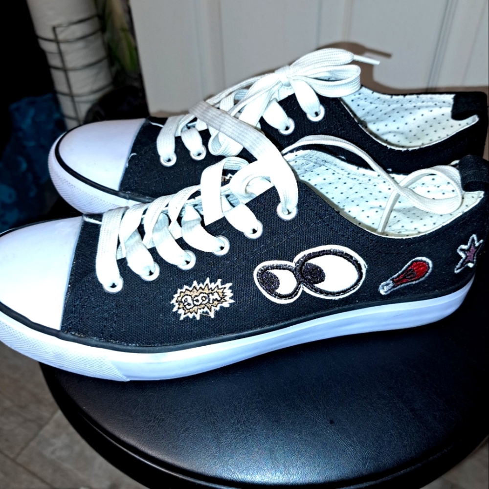 Size 9 Black Low Top Sneakers with Embroidered Patches
